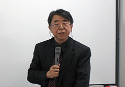 講師