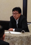講師