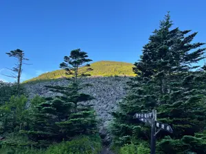 朝日を受ける編笠山