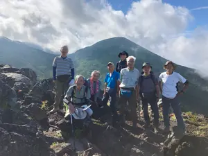 西岳頂上にて編笠山をバックに