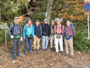 登山口に