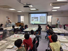 市川薬剤師会での授業で墨流しのテーマ