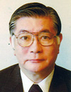 村井　敞氏