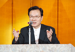 講師