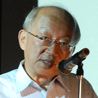 講師
