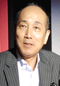 講師