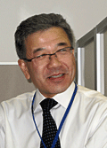 講師