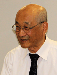 講師