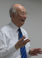 講師