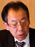 講師