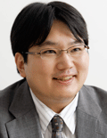 講師