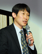 講師