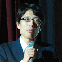 講師